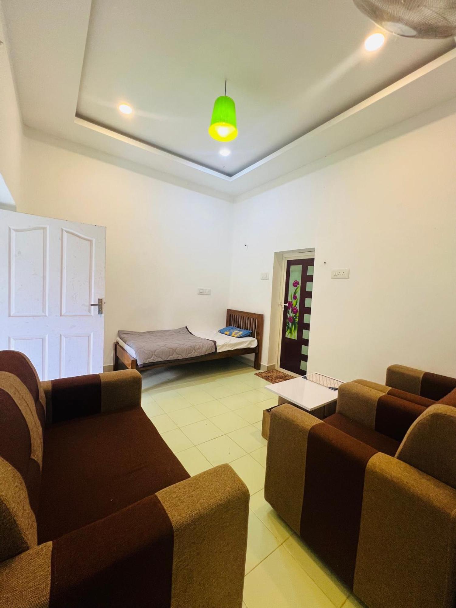 7Fort Homestay Athirappilly Esterno foto