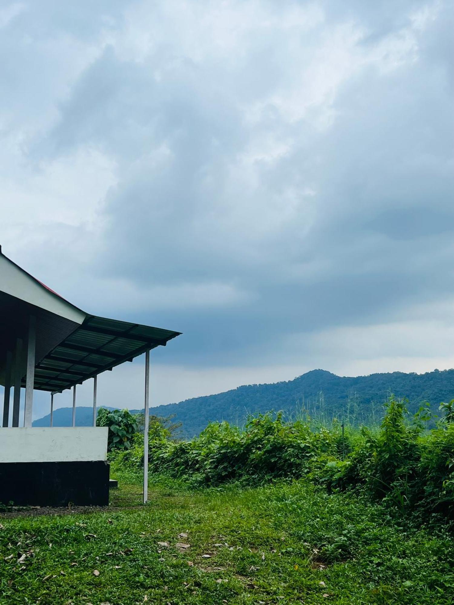 7Fort Homestay Athirappilly Esterno foto